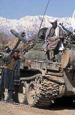Талибы на танке. Кабул, Афганистан © Стив Дюпон